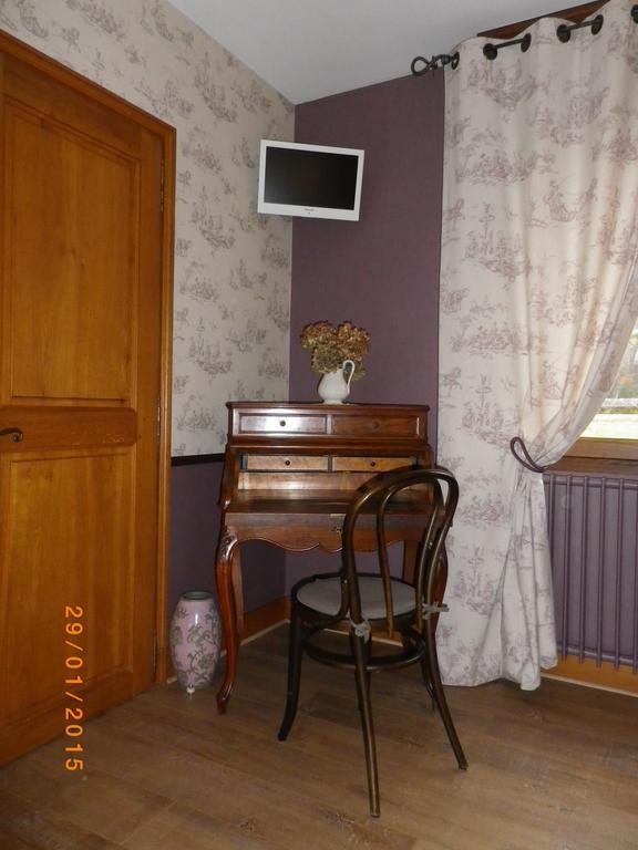 Chambres Et Table D'Hotes Les Machetieres 랑제 객실 사진