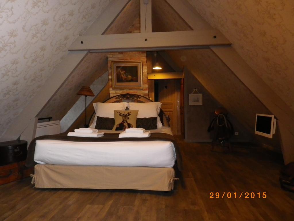 Chambres Et Table D'Hotes Les Machetieres 랑제 객실 사진